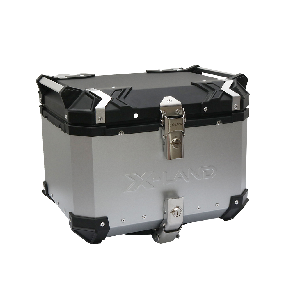 46f850f5-d5e2-49a8-a9d4-208d544086ee.jpg Centralni kofer X-LAND ALU sivi 45L - Slika 1