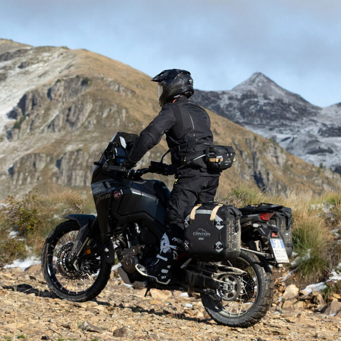 Torbica oko struka GIVI CANYON GRT732 8L - Slika 6